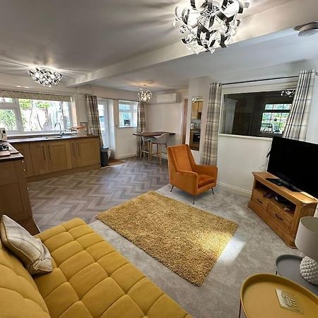 Thee Olde Cow Shed Cottingham, Central Location, 500 Meters From Cottingham Train Station, Close To Hull & Beverly, Free Parking & Wi-Fi , Entire Detached Property Dış mekan fotoğraf