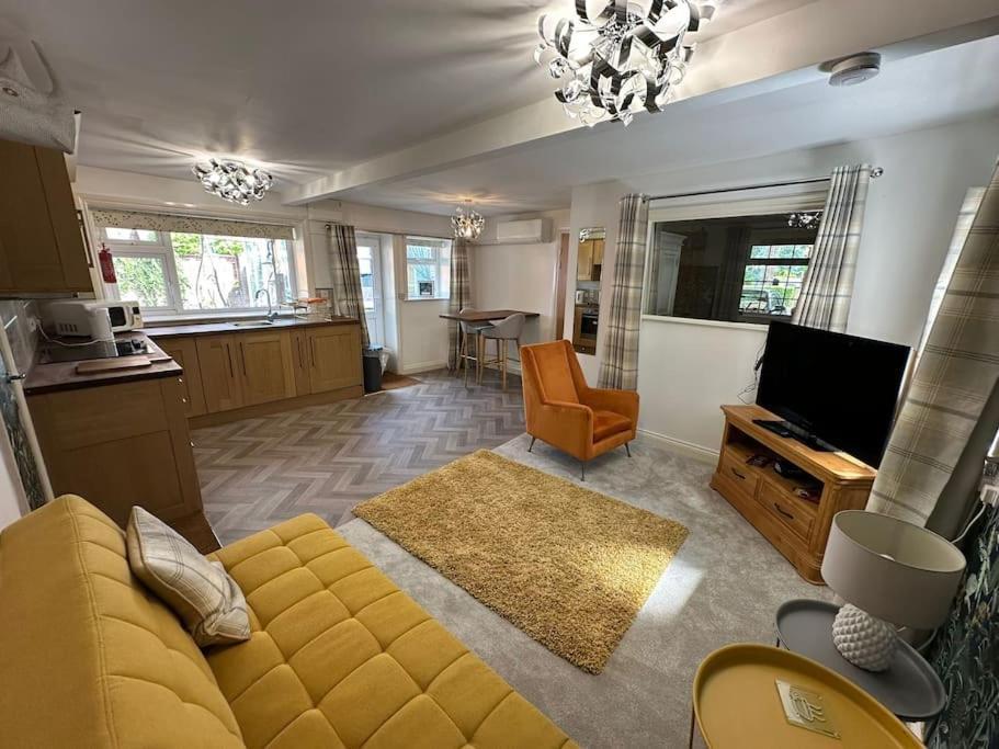 Thee Olde Cow Shed Cottingham, Central Location, 500 Meters From Cottingham Train Station, Close To Hull & Beverly, Free Parking & Wi-Fi , Entire Detached Property Dış mekan fotoğraf