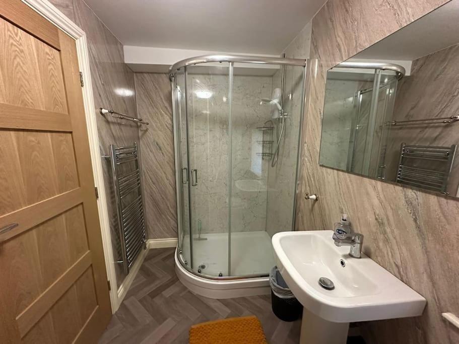 Thee Olde Cow Shed Cottingham, Central Location, 500 Meters From Cottingham Train Station, Close To Hull & Beverly, Free Parking & Wi-Fi , Entire Detached Property Dış mekan fotoğraf